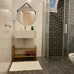 Usandizaga Apartment, Second Line Beach, Free Parking 아파트